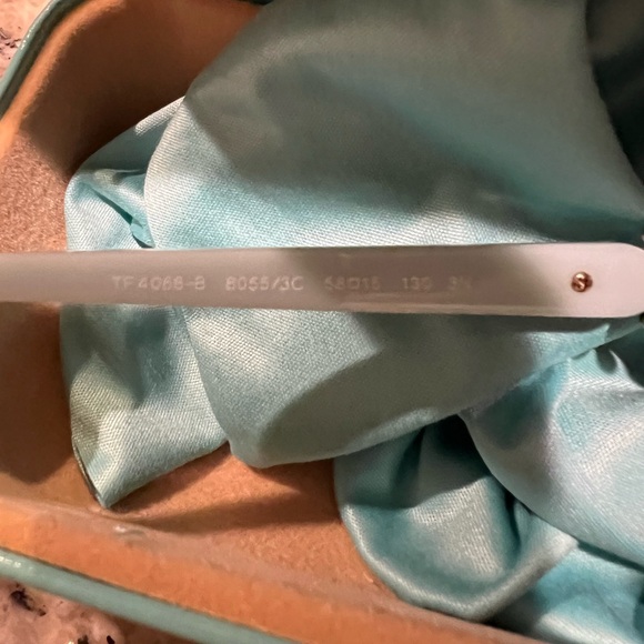Tiffany sunglasses, great condition. Comes with hard and soft cases - Picture 4 of 5